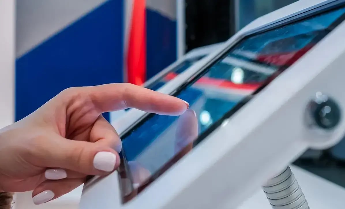 Choosing the Right Touch Screen Supplier for Your Industrial Panel PC Applications