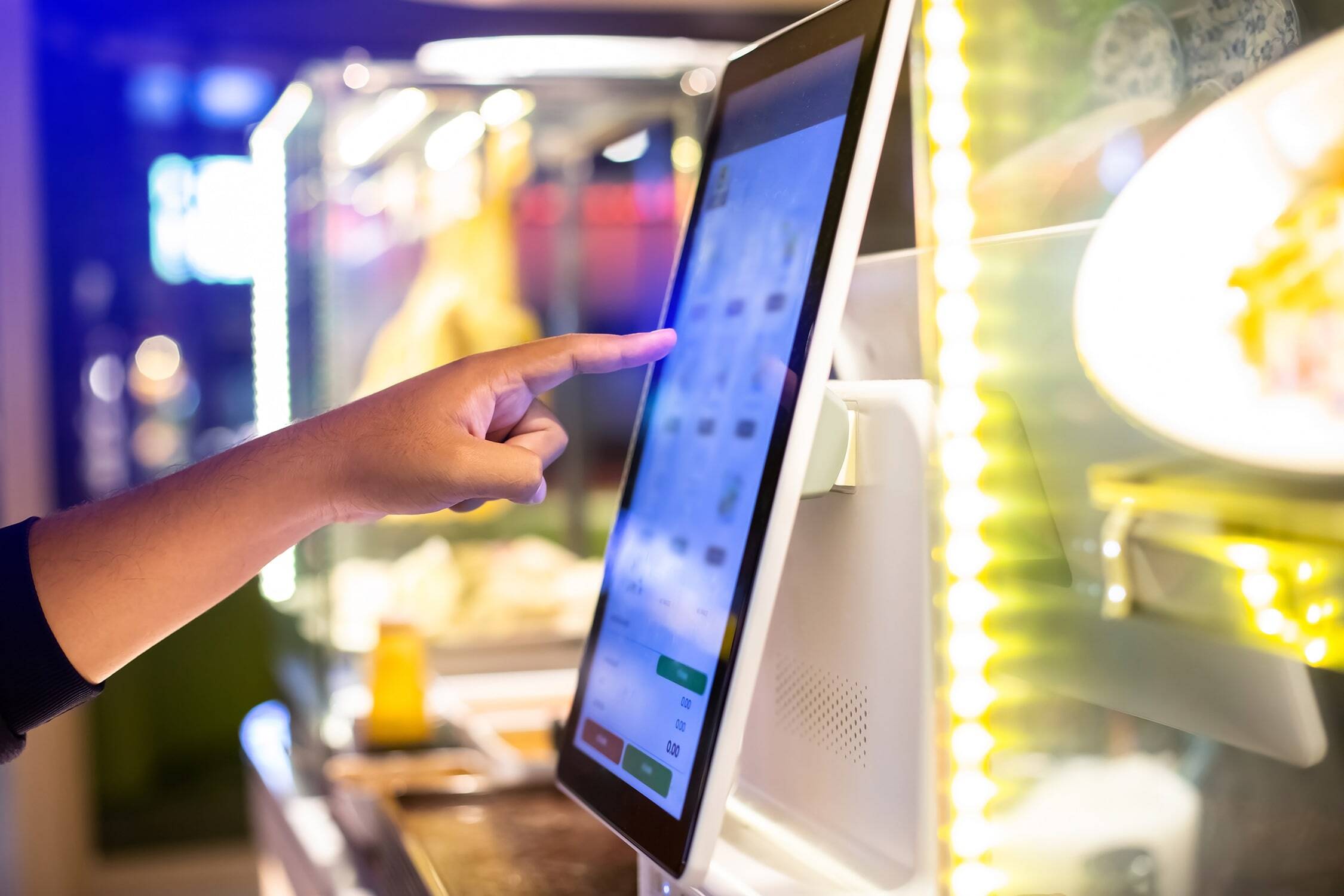 Why Daylight-Readable Touch Screens Are Critical for Field Operations