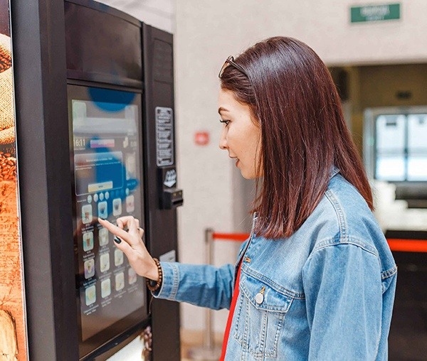 The Benefits of Multi-Touch Capabilities in Large Format Displays
